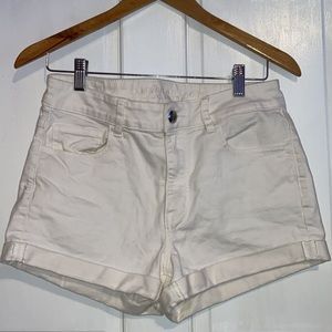 AEO Solid White Hi-Rise Shortie